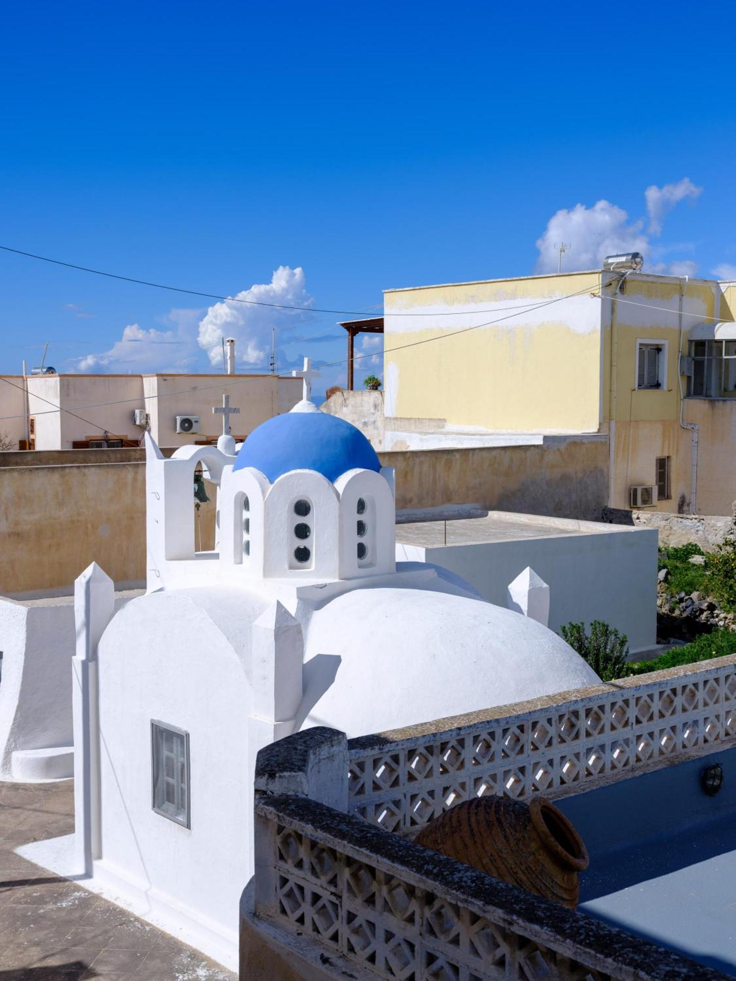 Отель Ikio Concept Santorini Пиргос Экстерьер фото