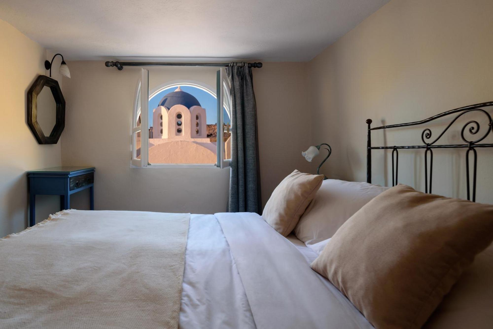 Отель Ikio Concept Santorini Пиргос Экстерьер фото