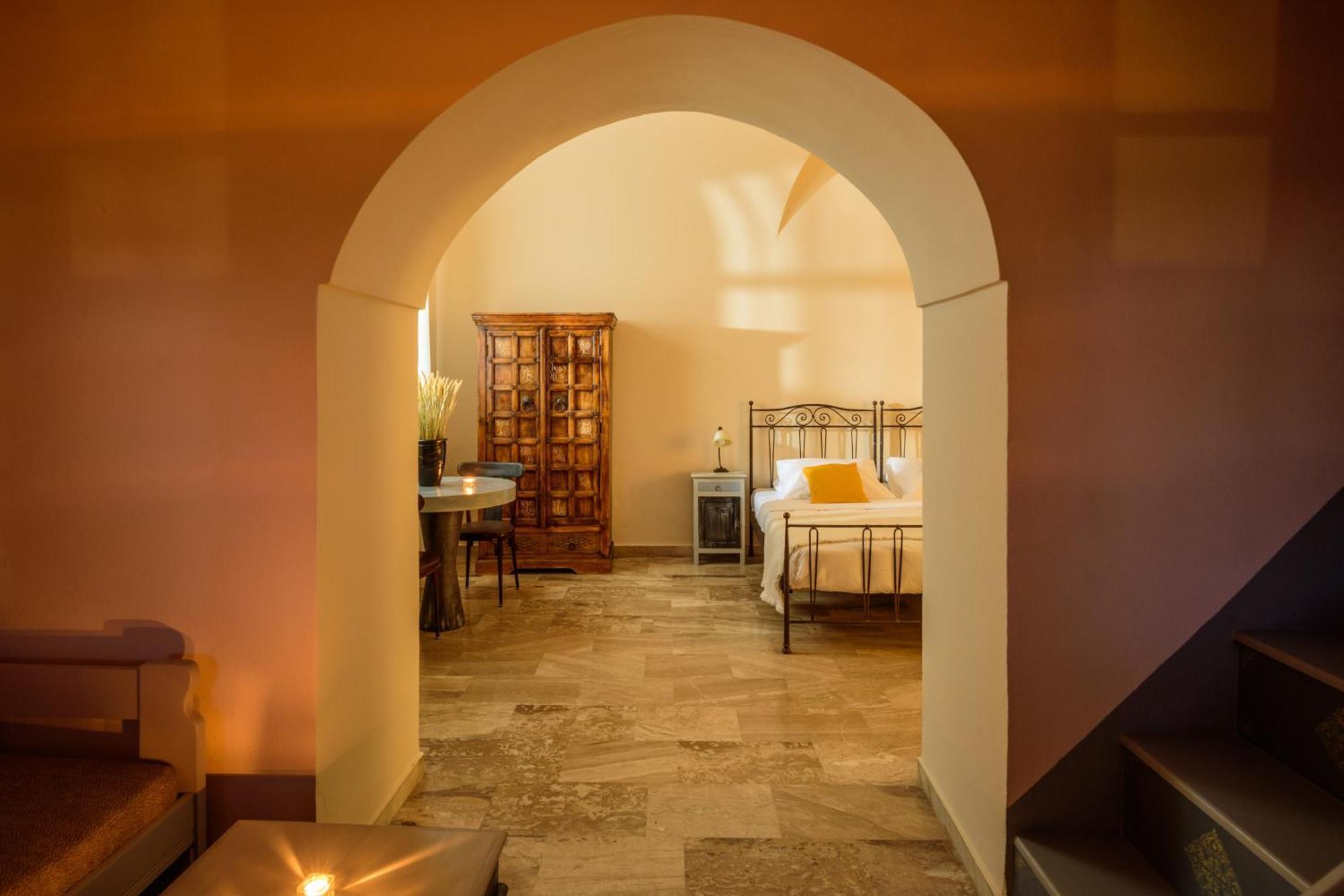 Отель Ikio Concept Santorini Пиргос Экстерьер фото