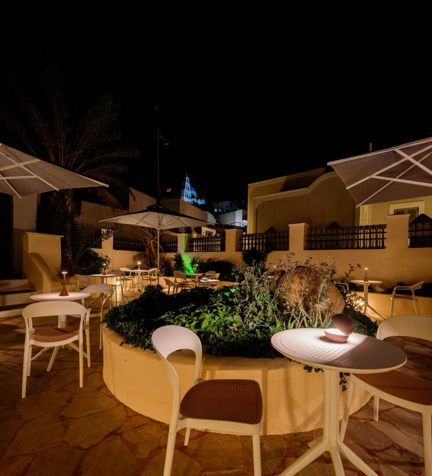 Отель Ikio Concept Santorini Пиргос Экстерьер фото