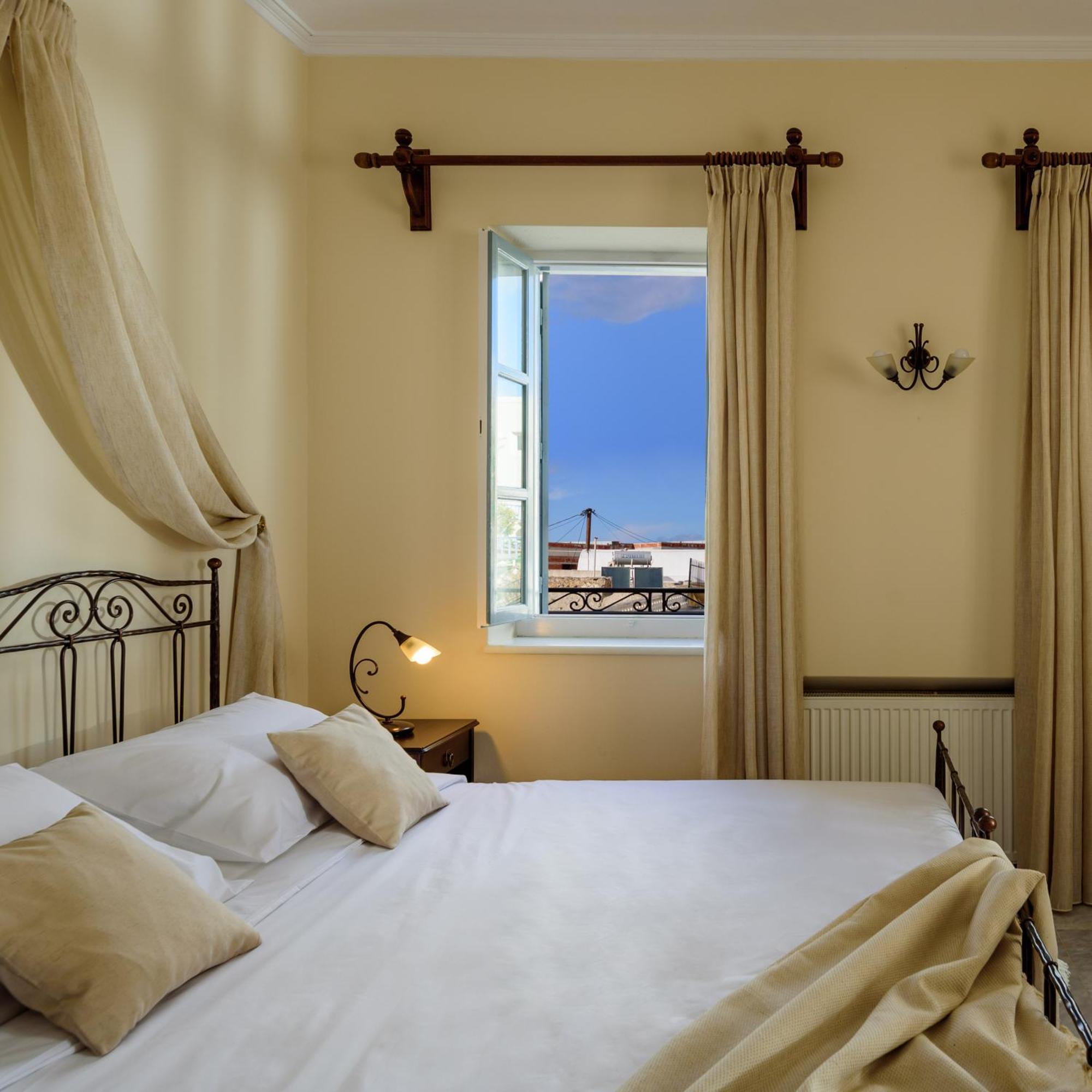 Отель Ikio Concept Santorini Пиргос Экстерьер фото